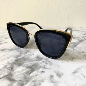 Chic Cat Eye Mirrored Reflective Sunglasses Black Frame Gold Rimmed